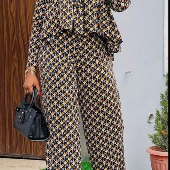 Dresses - Picture 8 of 16